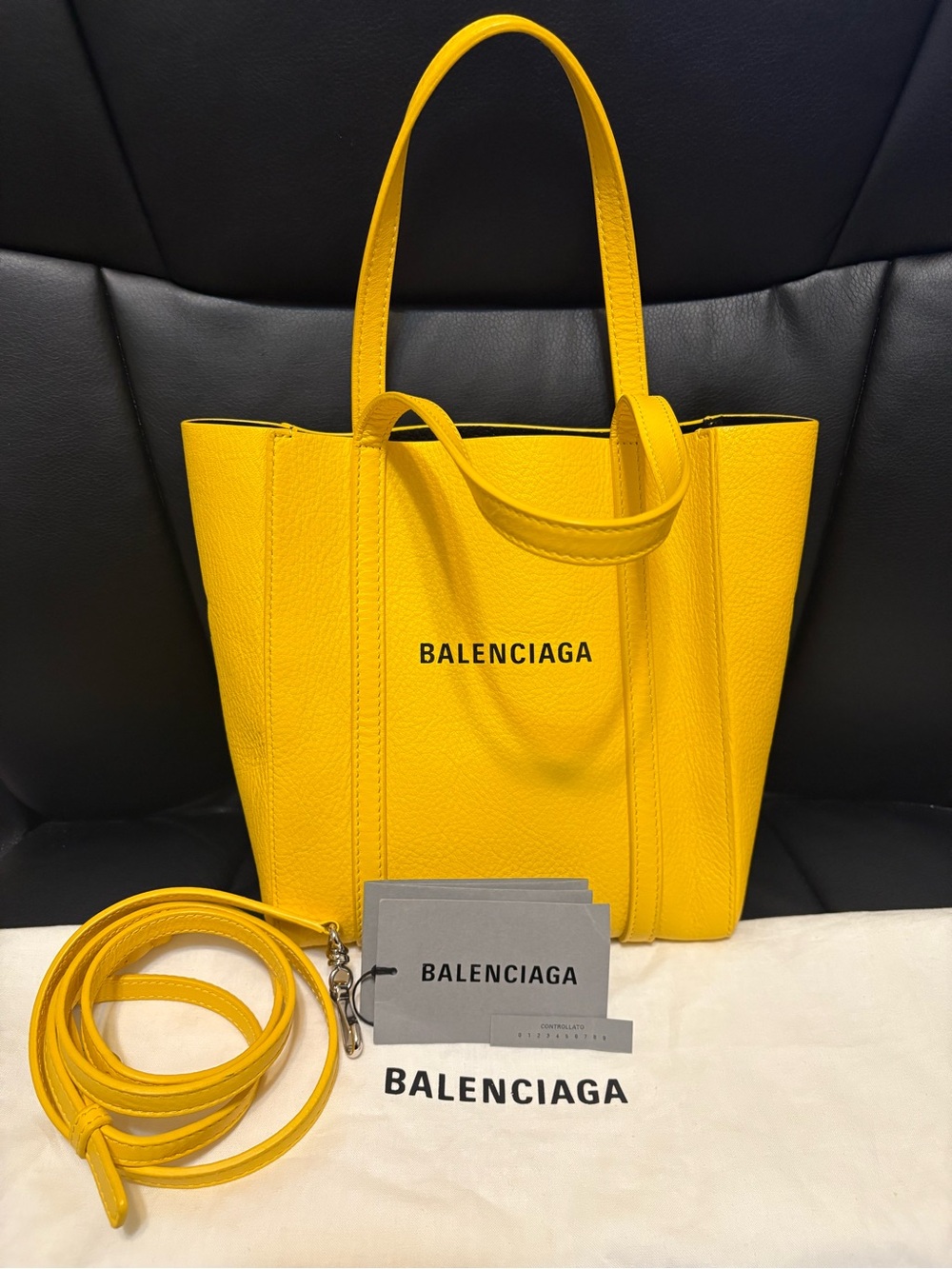 Balenciaga Yellow Leather handbag/tote full inclusion - Picture 2 of 8